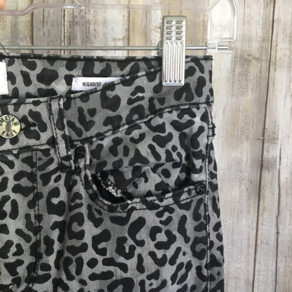 William Rast Grey Leopard High Rise Ankle Jeans - Picture 8 of 11